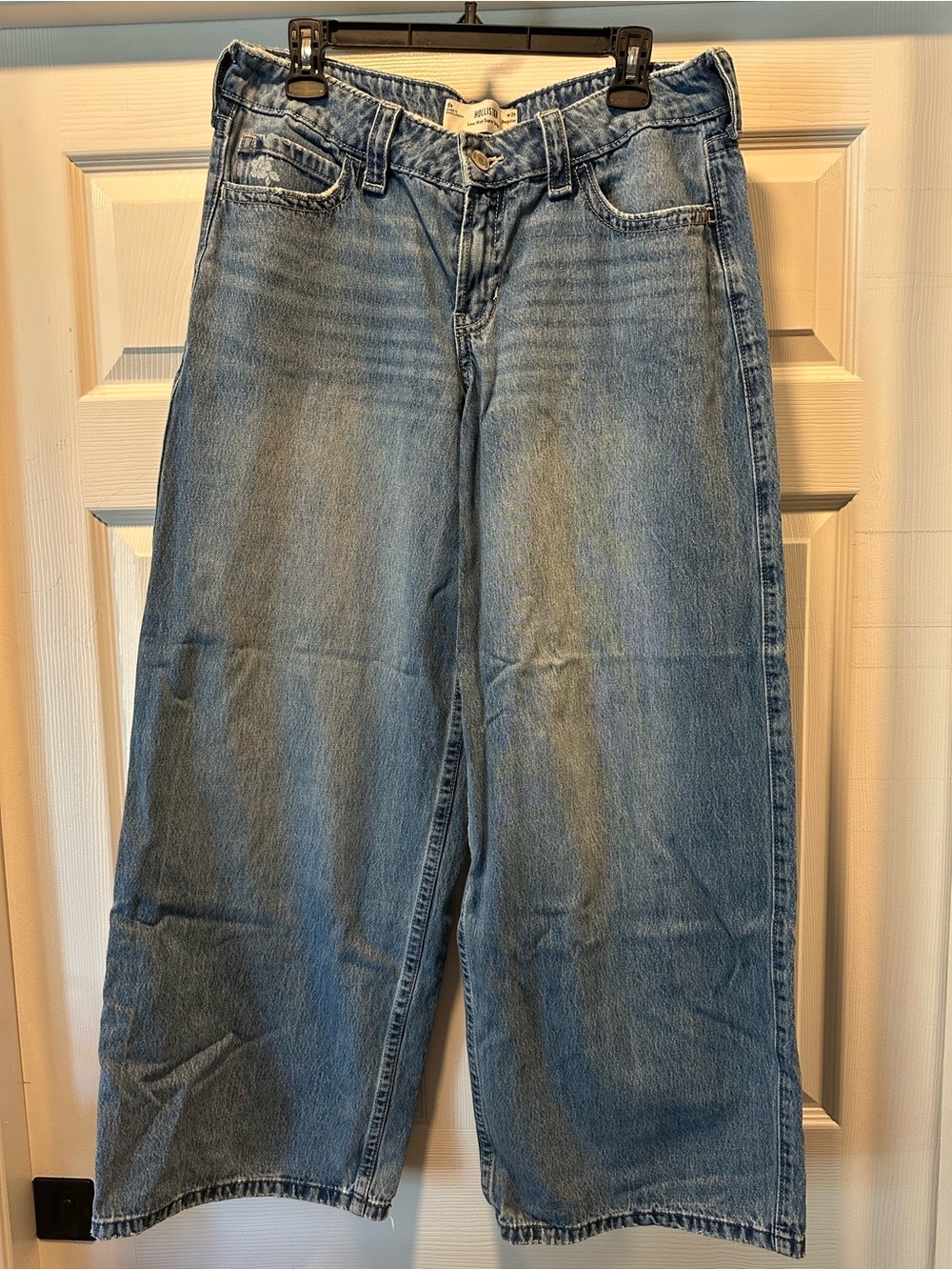 Hollister Low-Rise Super Baggy Light Blue Jeans Size 29